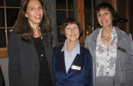 Präsidentin Sarah Rieder mit den Neumitgliedern Judith Wiedmer und Claudia Biri